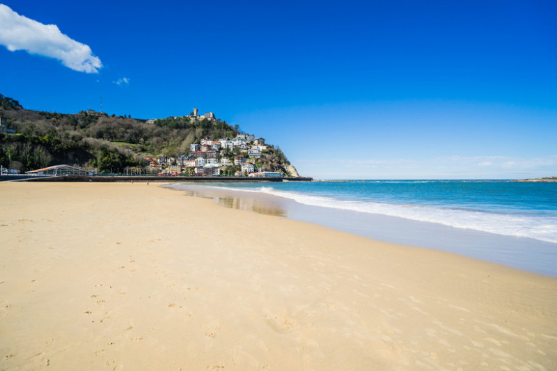 plaja san sebastian spania