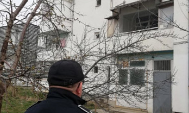 Un bărbat din Târgoviște a fost amendat pentru că a aruncat 200 de litri de zeamă de varză. De la balcon...