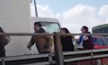 Apelul unui copil din autobuzul incendiat în Milano. „Mamă, suntem în autobuz, o să ne omoare”