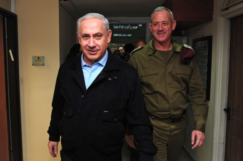 Netanyahu Visits IDF central command base