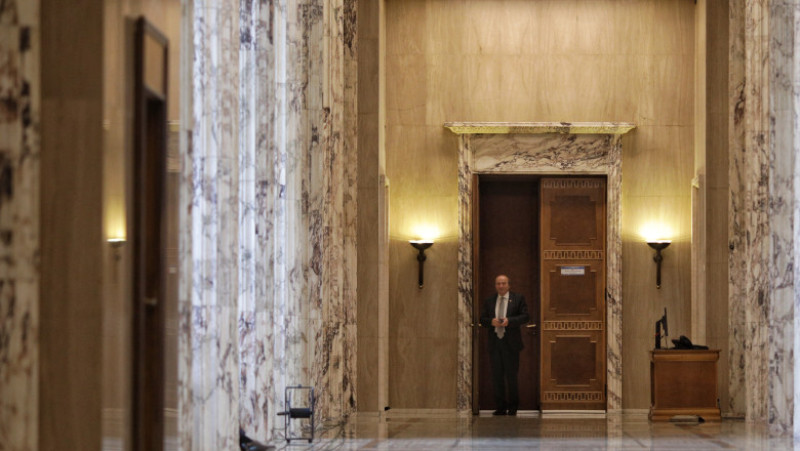 tudorel toader iese din biroul lui dancila - ganea inquam