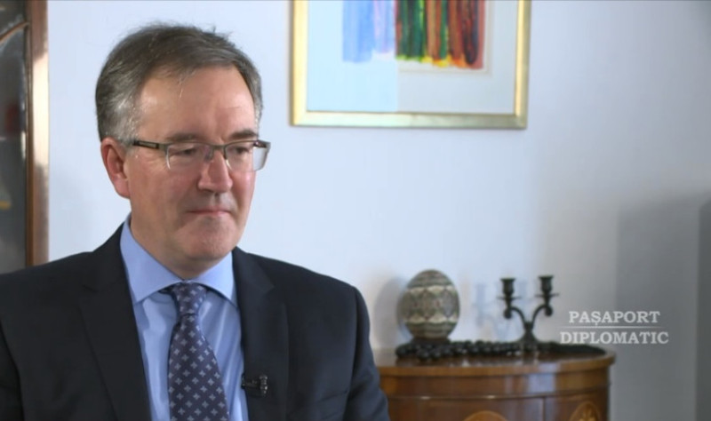 Primul Interviu Acordat De Ambasadorul Marii Britanii In Romania