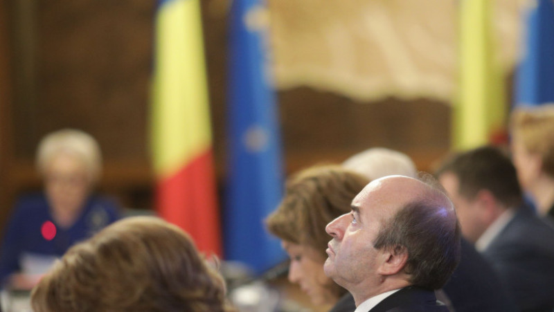 tudorel toader sedinta guvern capul pe spate inquam ganea 20190410131902_OGN_8634-01