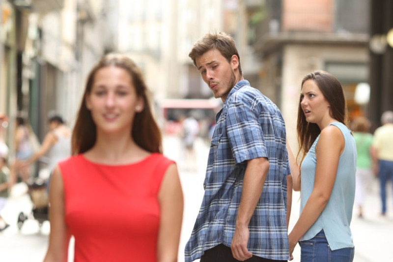 cuplu, femeie inselata