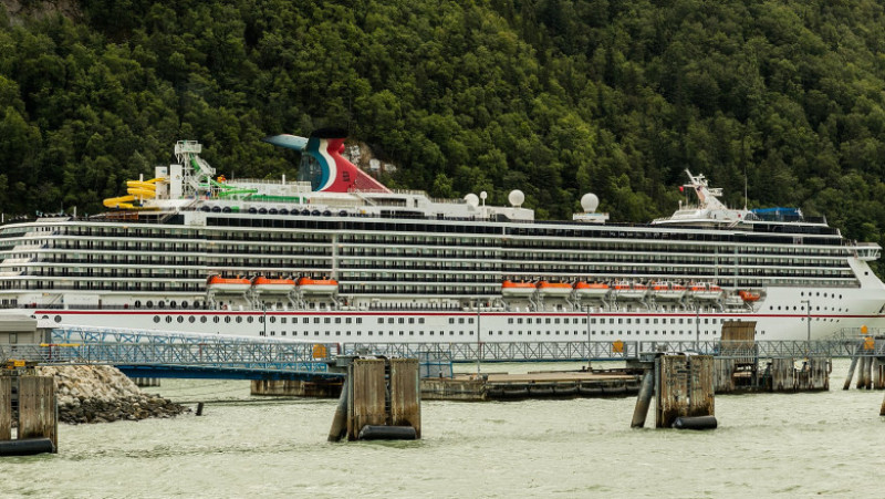 Carnival_Legend wikipedia