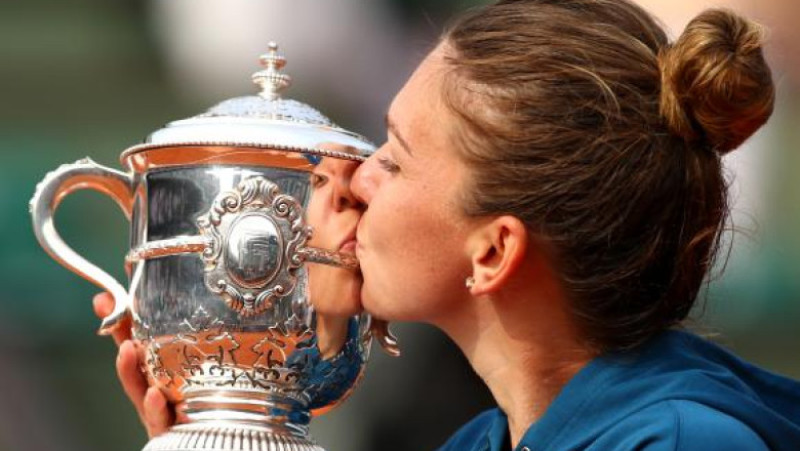 simona halep trofeu roland garros getty