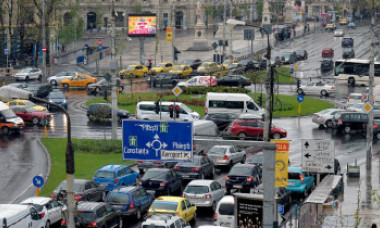 Legea anti-Uber a scumpit considerabil cursele. Șoferii se plâng că taximeștrii îi dau pe mâna Poliției