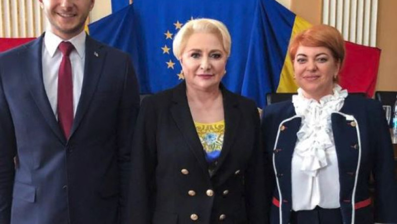 anca-stoenescu-isj-arad-protest-viorica-dancila-fb (6)