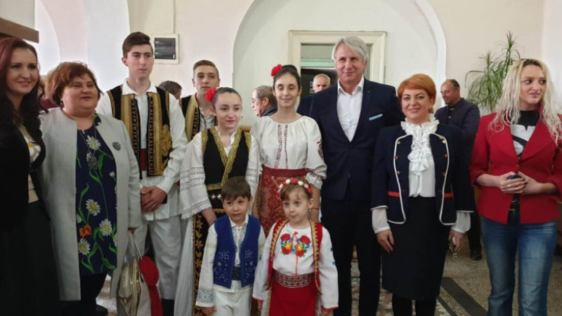 anca-stoenescu-isj-arad-protest-viorica-dancila-fb (8)