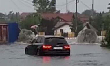 Furtună puternică în sud-estul țării. Într-o comună din Ilfov, canalizarea a semănat cu fântânile arteziene