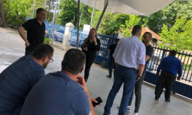 NEWS ALERT. Se întâmplă chiar în aceste momente: îngrijorare și tristețe la sediul PSD. Ce le strigă șoferii social-democraților
