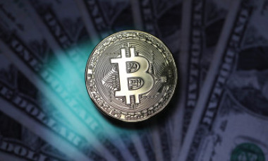 Încercări disperate ale unui britanic de a recupera o unitate plină de bitcoini. A oferit 70 de milioane de dolari autorităților