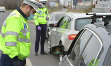 Un bărbat oprit în Argeș pentru viteză avea un permis britanic, obținut după un permis maghiar, obținut după un permis românesc fals
