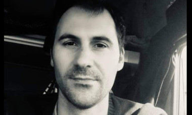 Un șofer român de TIR a fost înjunghiat mortal cu o sabie în Franța. Crima s-a petrecut sub privirile soției