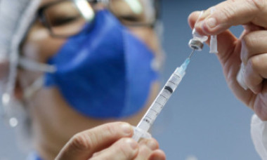 Cum se simte tânăra italiancă vaccinată, din greșeală, cu 4 doze de Pfizer