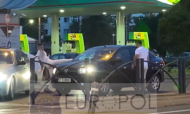 Șoferul de BMW care l-a atacat cu crosa de golf pe un șofer de Logan a fost reținut. Noi imagini de la conflict