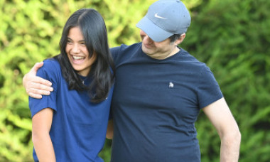 Fotografii rare cu Emma Răducanu și tatăl ei. Sportiva s-a întors acasă după victoria istorică de la US Open