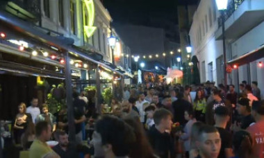 Capitala este în scenariul roșu, dar fără restricții. Terasele sunt pline: "Nu mi se pare că a crescut incidența"