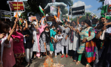 26 de bărbați arestați în India pentru că ar fi violat timp de 8 luni o fată de 15 ani