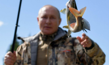 GALERIE FOTO Vladimir Putin a ieșit din carantină și a plecat în vacanță la pescuit
