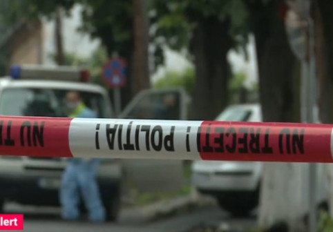 Cadavrul unei fete din Neamț, care a dispărut în urmă cu 15 ani, a fost găsit îngropat în curtea casei. Tatăl copilei a fost reținut