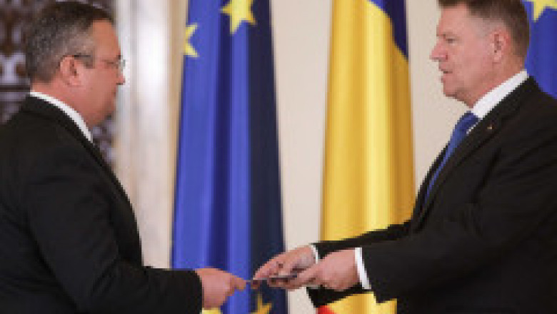 Președintele Iohannis consideră „corectă şi necesară” decizia premierului Ciucă de a solicita analizarea tezei sale de doctorat
