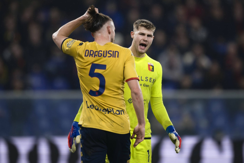 Genoa CFC v FC Internazionale - Serie A Josep Martinez of Genoa CFC reacts next to Radu Dragusin of Genoa CFC during the