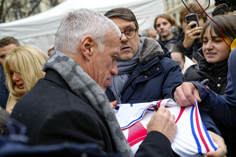 NEWS: Brigitte Macron Didier Deschamps - Lancement Pieces Jaunes - Lyon 10/01/2024
