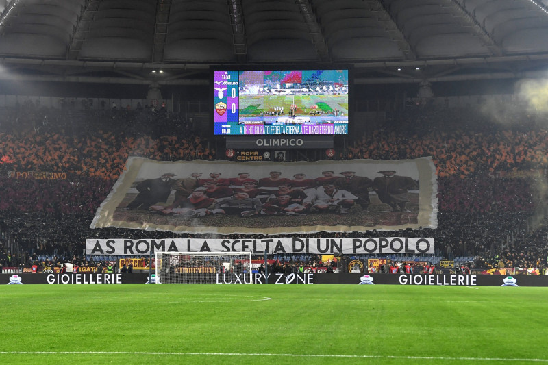 As Roma 10/01/2024 - Coppa Italia / Lazio-Roma / foto Antonello Sammarco/Image nella foto: coreografia tifosi Roma PUBLI