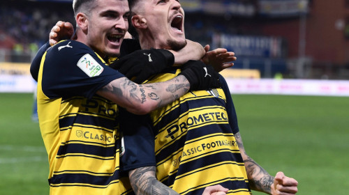 Parma a promovat în Serie A! Echipa lui Pușcaș nu a putut să amâne sărbătoarea lui Dennis Man și Valentin Mihăilă