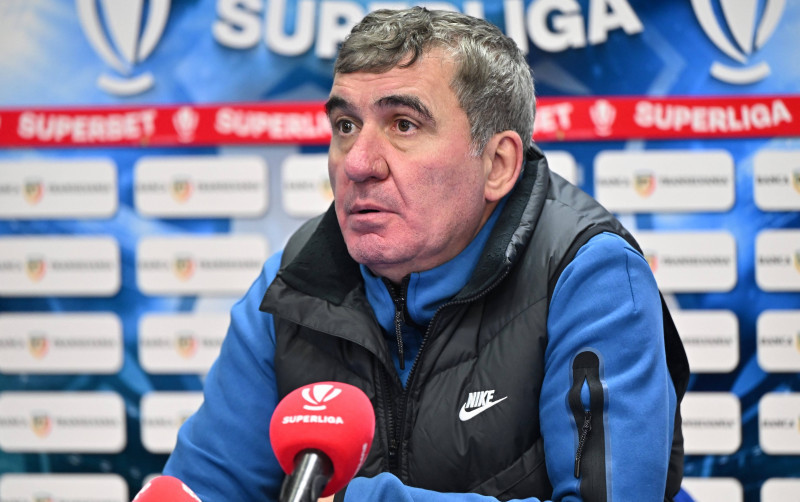 Gheorghe Hagi la conferinta de presa de dupa meciul de fotbal dintre Farul Constanta si CFR Cluj, contĂ�Â˘nd pentru Superl