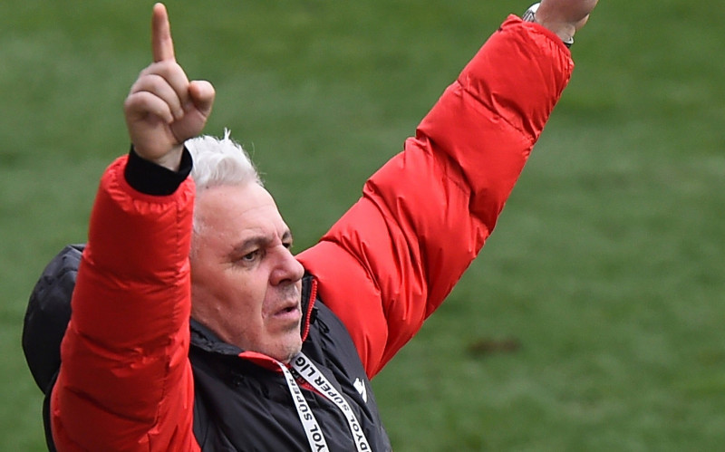 Coach Marius Sumudica of Gaziantep FK during the Turkish Super League match between Istanbulspor and Gaziantep FK at Ese