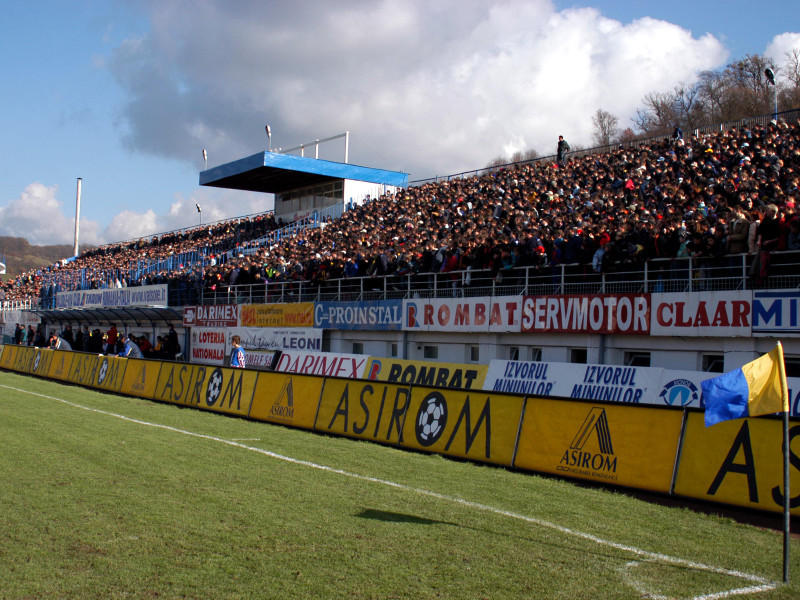 FOTBAL:GLORIA BISTRITA-STEAUA BUCURESTI, DIVIZIA A (3.11.2002)