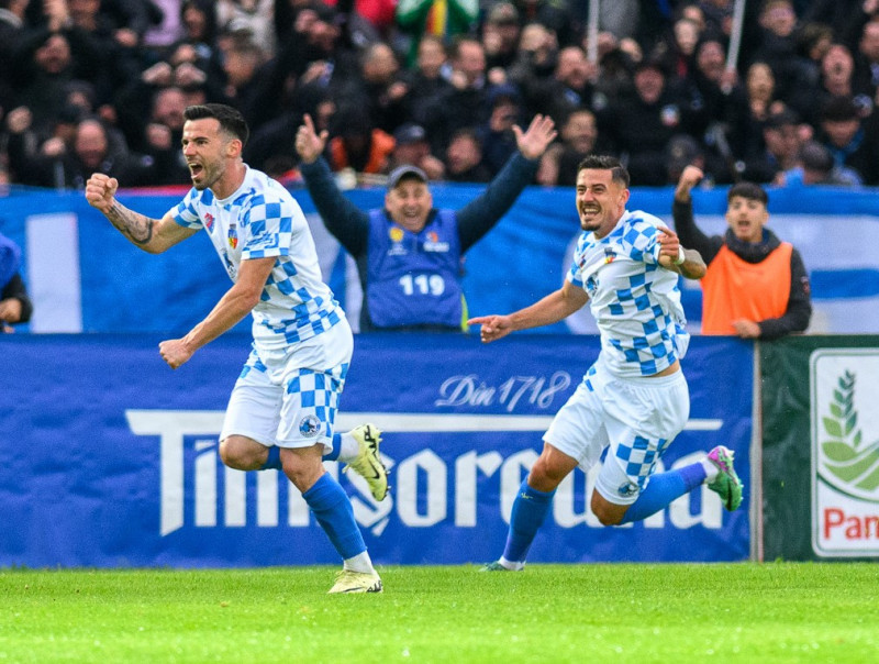 FOTBAL: CS CORVINUL 1921 HUNEDOARA - FC VOLUNTARI, CUPA ROMANIEI BETANO - SEMIFINALA (17.04.2024)