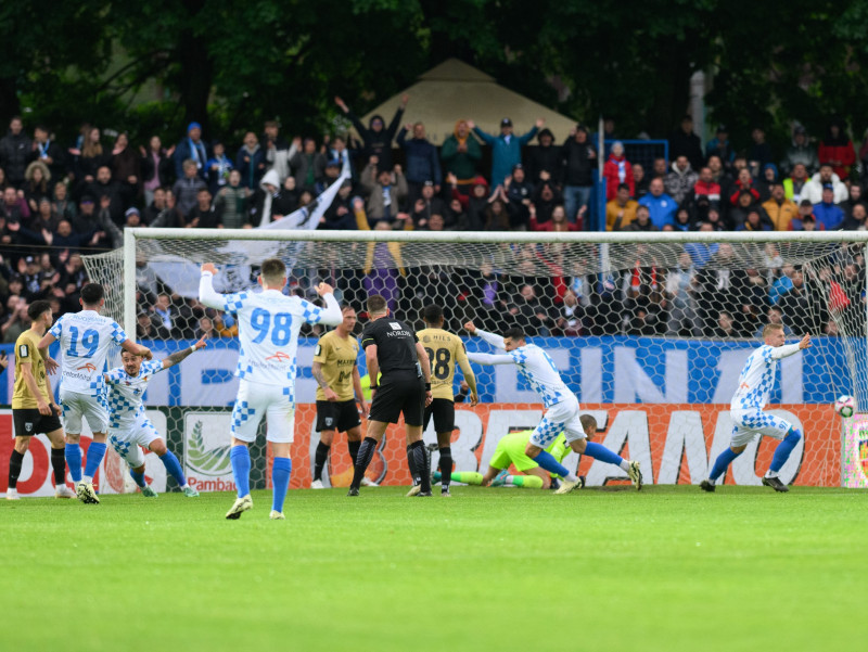 FOTBAL: CS CORVINUL 1921 HUNEDOARA - FC VOLUNTARI, CUPA ROMANIEI BETANO - SEMIFINALA (17.04.2024)