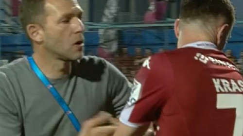Gestul făcut de Ermal Krasniqi la marginea terenului, după ce Bogdan Lobonț l-a scos în minutul 60