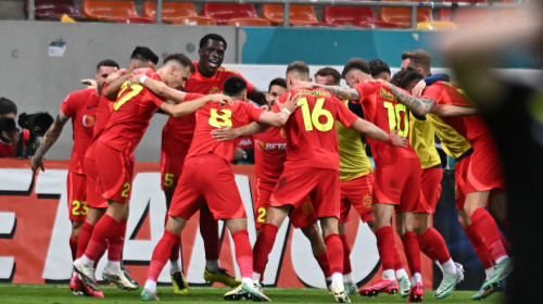 Imaginile bucuriei! Cum au sărbătorit jucătorii FCSB-ului și fanii bucureștenilor golul marcat de David Miculescu