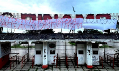 Ultrașii lui Dinamo, mesaj la ceas de seară, în fața stadionului, pentru Andrei Nicolescu: „Cu torțe ne mobilizează...”
