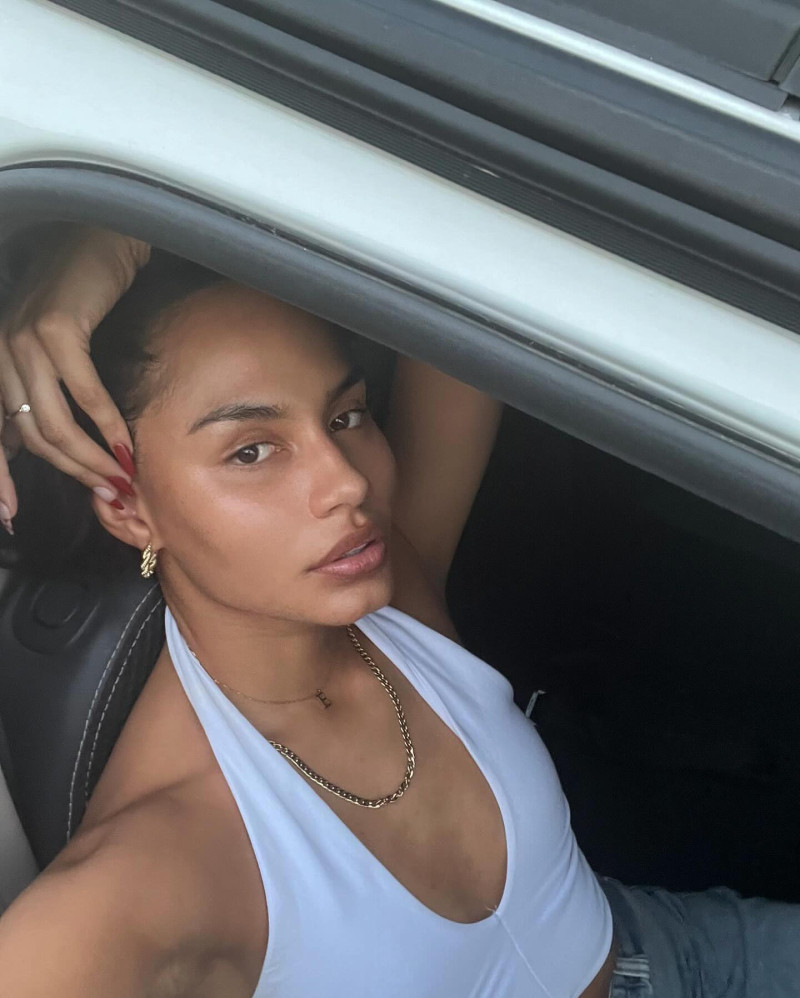 ericacorrrea_1703793907_3267982618447844369_179027795