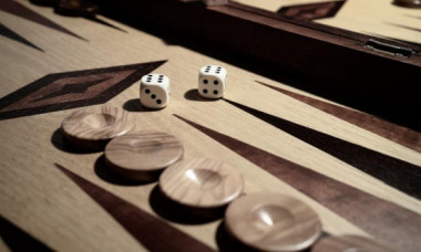 Cât de vechi e jocul de table, de fapt? Împăratul roman ce paria echivalentul a 10.000 $ pe partidă