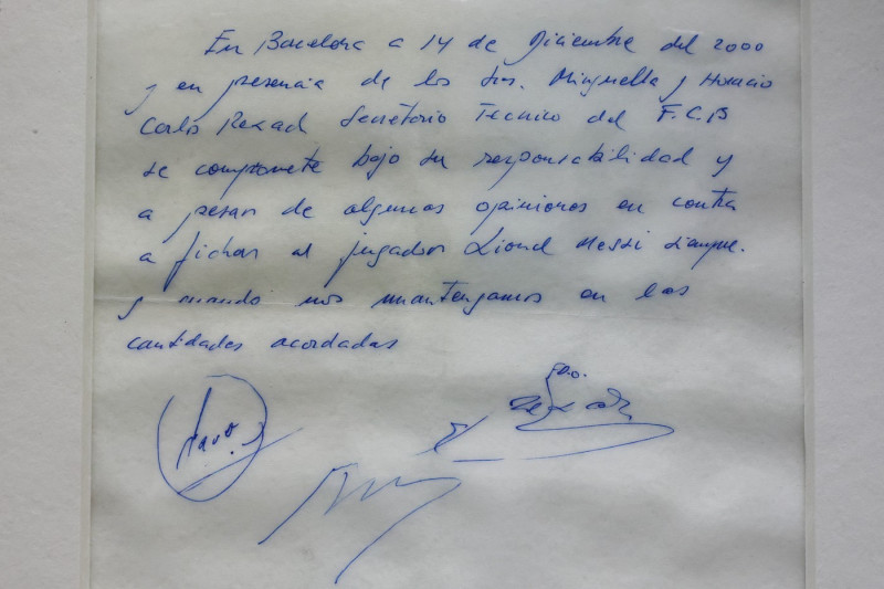 Sale of napkin with Lionel Messi's first Barcelona FC contract