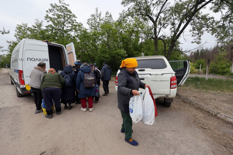 Ukraine: Police evacuate citizens from border areas of Kharkiv region