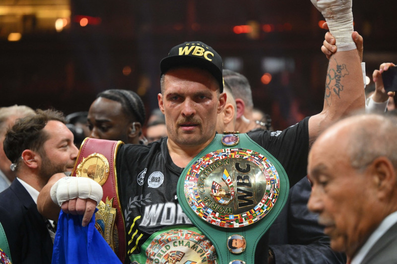 Oleksandr Usyk v Tyson Fury - Heavyweight Boxing