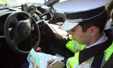 Amenzi de până la 15.000 de lei pentru șoferii care uită acest document. Se schimb legea în România