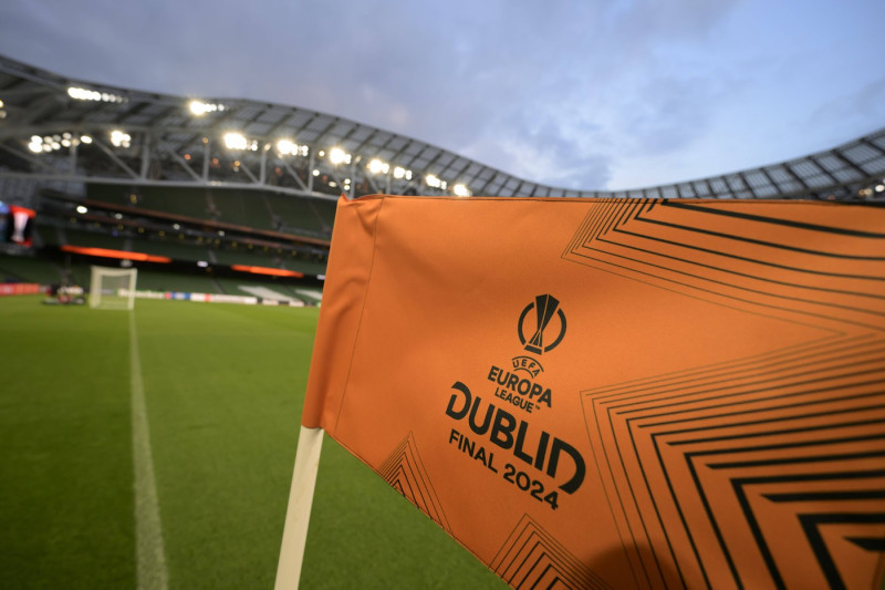Feature, Eckfahne im Aviva Stadium mit UEFA Europa League Finale 2024 Logo, Abschluss Training Bayer 04 Leverkusen (LEV)