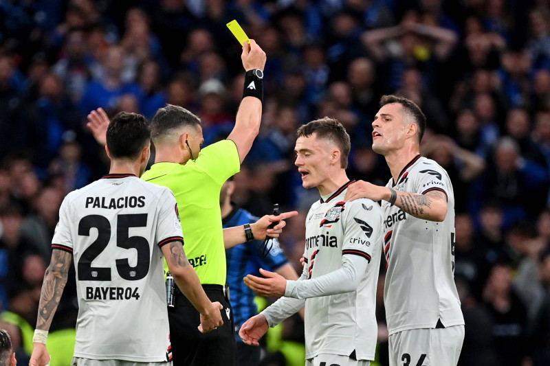 22.05.2024, xjrdrx, Fussball UEFA Europa League Finale 2024, Bayer 04 Leverkusen - Atalanta Bergamo emspor, v.l. Schieds