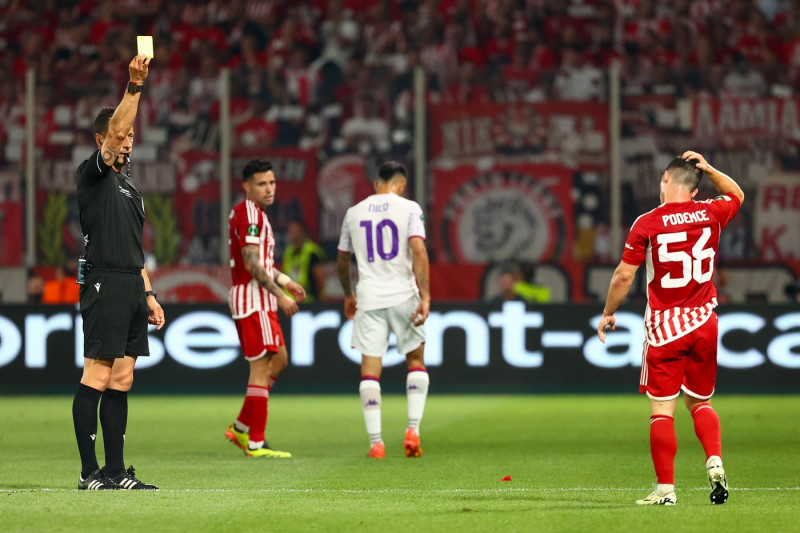 Olympiacos F.C. v ACF Fiorentina UEFA Europa Conference League Daniel Podence of Olympiacos F.C. receives a yellow card
