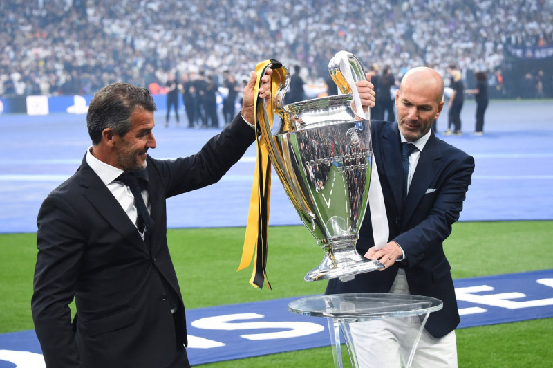 Zinadine Zidane presents the Champions League Cup before the Final Champions League match between Real Madrid CF and Bor