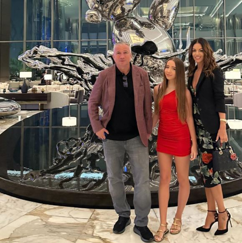 dan petrescu familie