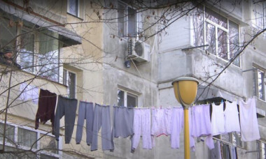 Amenzi de până la 10.000 lei pentru românii care stau la bloc și își usucă rufele. Ce nu pot face